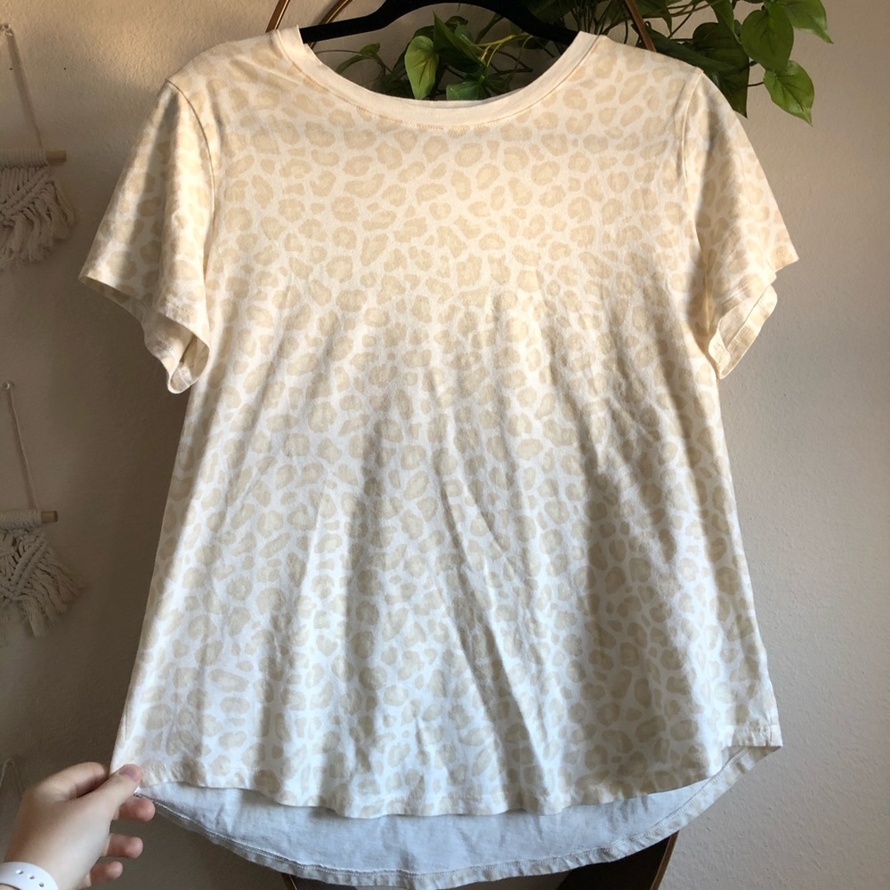 Neutral cheetah print T-shirt